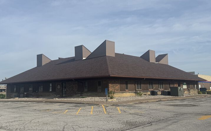 Pictures of Office property located at 1601 52nd Avenue, Moline, IL 61265 for lease - image #1