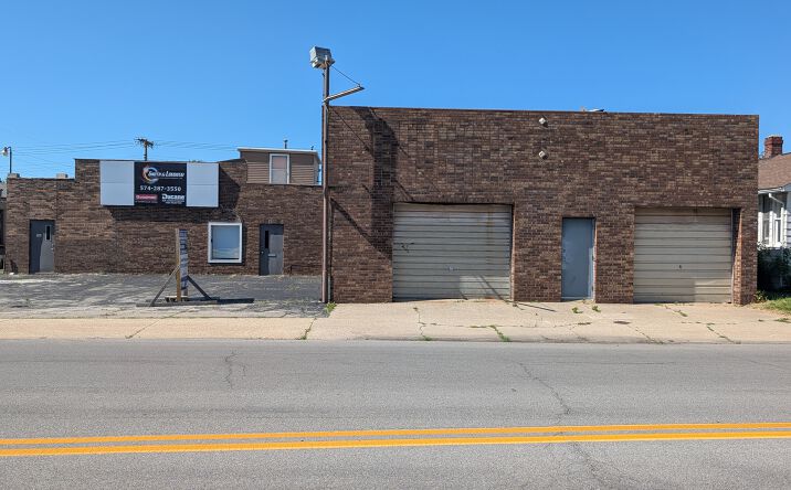 Pictures of Industrial property located at 1222 W EIGHTH ST, MISHAWAKA, IN 46544-4839 for lease - image #1