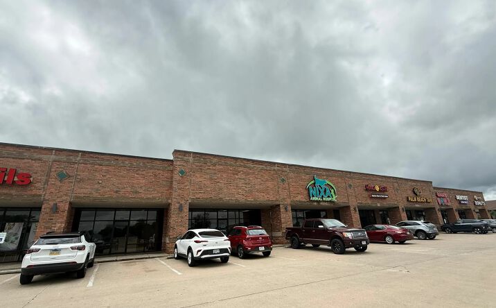 Pictures of Retail property located at 694 West Mount Vernon Street, Nixa, MO 65714 for lease - image #1