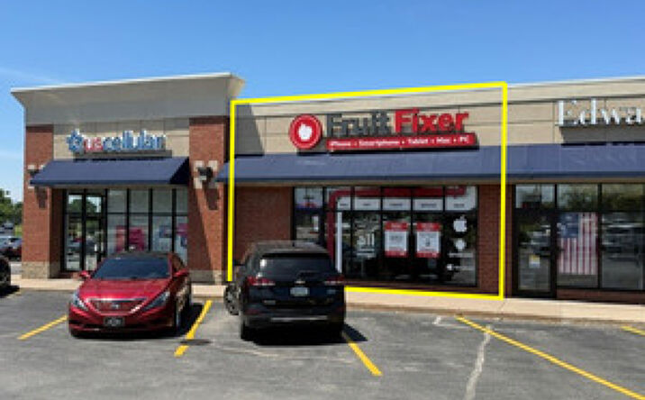 Pictures of Retail property located at 2862 Devils Glen Rd, Bettendorf, IA 52722 for lease - image #1