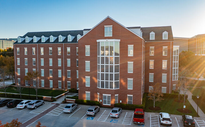 Pictures of Office property located at 6301 North Classen Boulevard, Oklahoma City, OK 73118 for lease - image #1