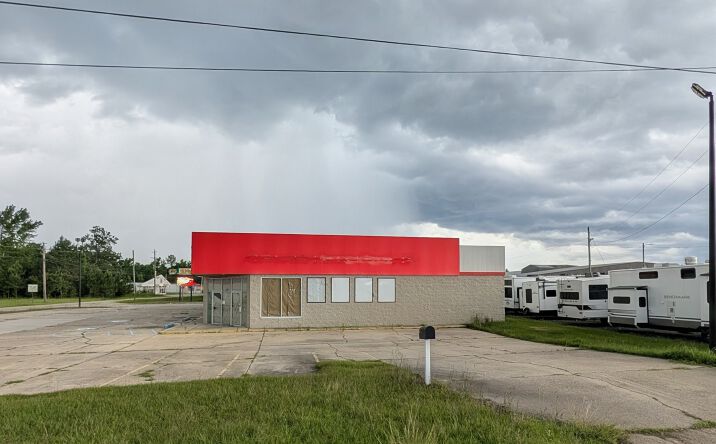 Pictures of Retail, Office property located at 230 Memorial Boulevard, Picayune, MS 39466 for lease - image #1