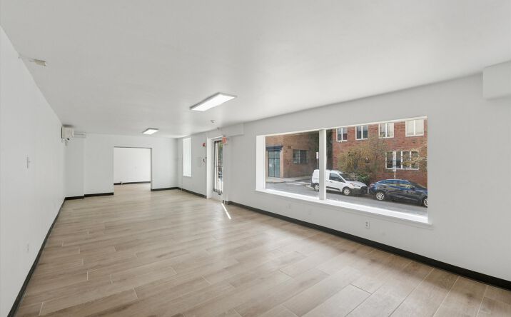 Pictures of Retail property located at 1538 Pine Street, Philadelphia, PA 19102 for lease - image #1