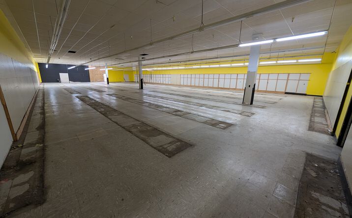 Pictures of Retail, Industrial property located at 1717 3rd Avenue East, Oskaloosa, IA 52577 for lease - image #1