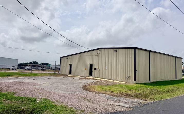 Pictures of Industrial, Land, Office property located at 3501 FIRST AVE S, TEXAS CITY, TX 77590-8037 for lease - image #1