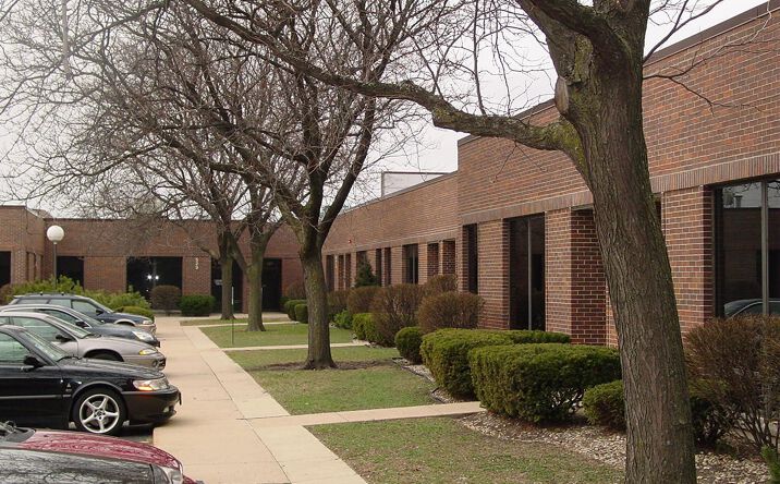 Pictures of Office property located at 494 W. Wrightwood Avenue, Elmhurst, IL 60126 for lease - image #1