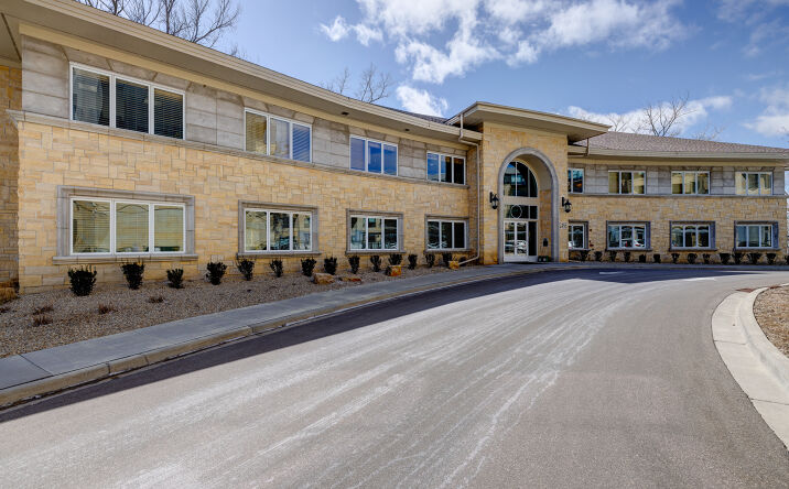 Pictures of Office property located at 12455 Ridgedale Dr, Hopkins, MN 55305 for lease - image #1
