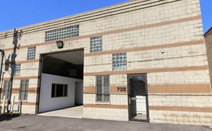 Pictures of Industrial property located at 738 N HIghland Avenue, Aurora, IL 60506 for lease - image #1