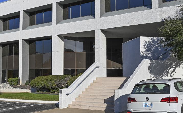 Pictures of Office property located at 1333 Corporate Dr, Irving, TX 75038 for lease - image #1