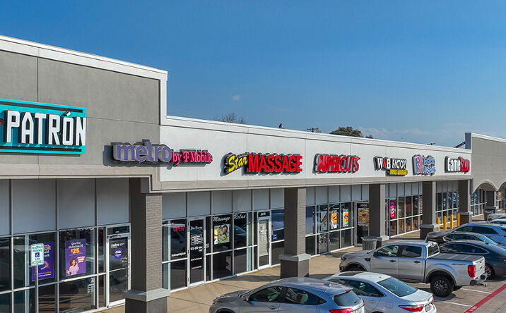 Pictures of Retail property located at 2522 - 2678 N Belt Line Rd, Irving, TX 75062 for lease - image #1