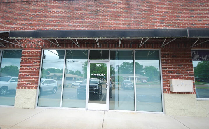 Pictures of Office, Retail property located at 133 W University Parkway, Jackson, TN 38305 for lease - image #1