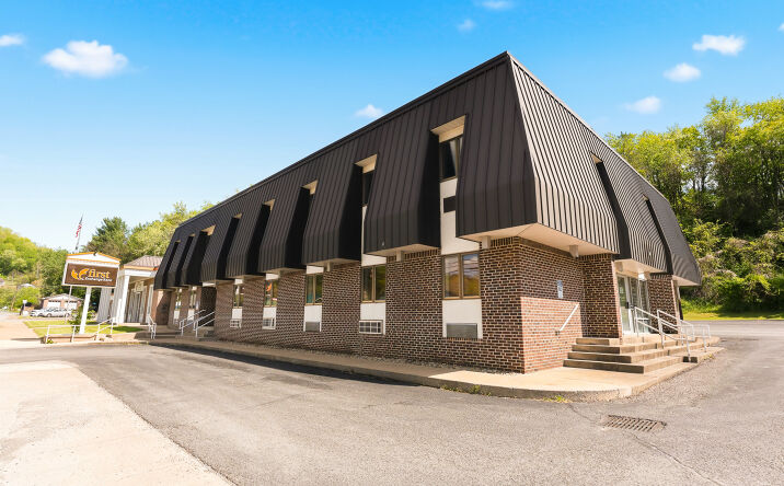 Pictures of Office property located at 11 West Main Street, Mannington, WV 26582 for lease - image #1