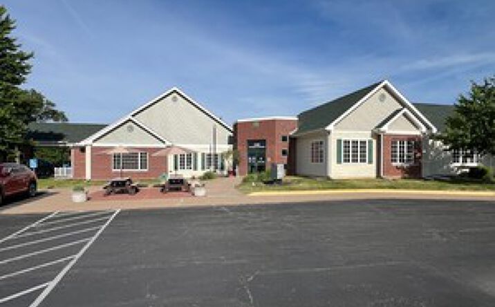 Pictures of Office property located at 1035 W Kimberly Rd, Davenport, IA 52806 for lease - image #1