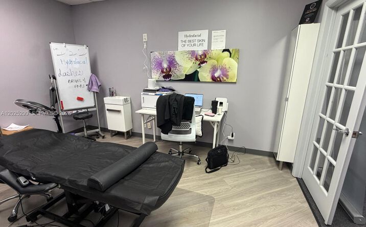 Pictures of Office, Retail property located at 2700-2750 N 29th Ave # 103 #102-103, Hollywood, FL 33020 for lease - image #1