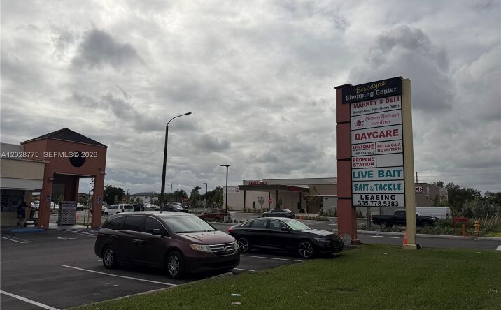 Pictures of Retail, Restaurant property located at 14100 SW 288th St # 14104, Homestead, FL 33033 for lease - image #1
