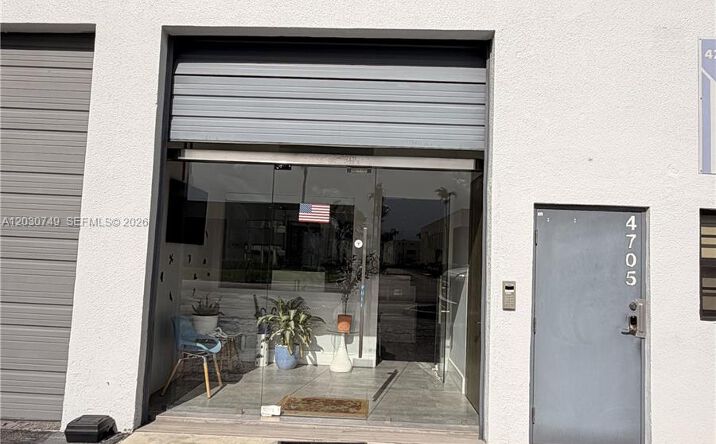 Pictures of Industrial property located at 4705 SW 74th Ave, Miami, FL 33155 for lease - image #1