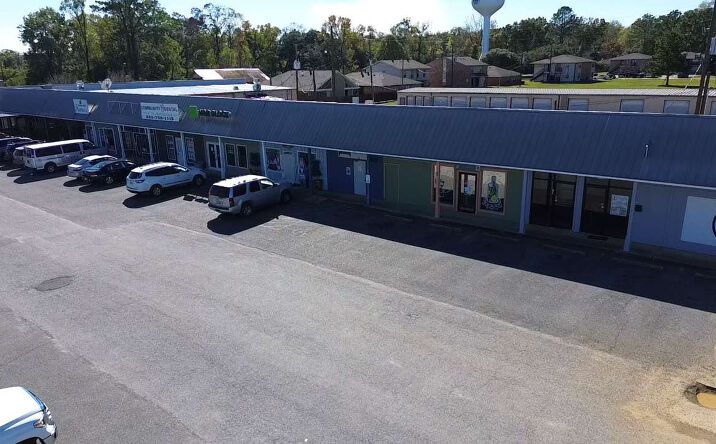 Pictures of Retail property located at 7189 US-61, Saint Francisville, LA 70775 for lease - image #1
