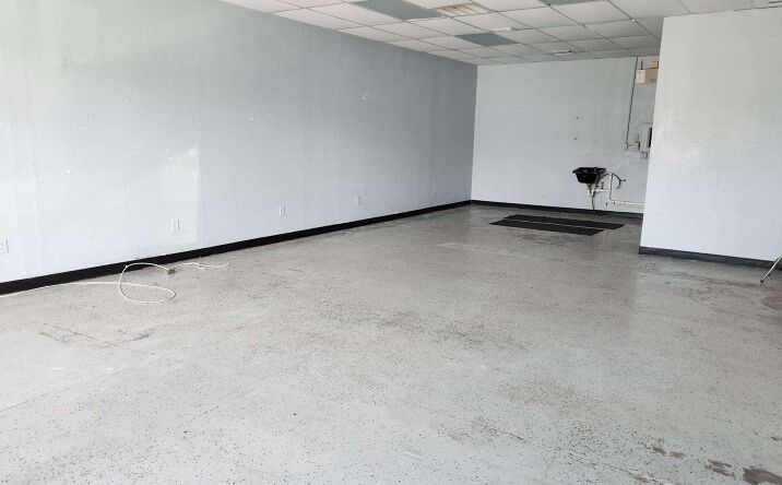 Pictures of Retail property located at 7932 Ulmerton Rd Ste B, Largo, FL 33771 for lease - image #1