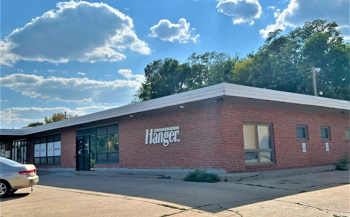 Pictures of Office property located at 2421 Pierce Street, Sioux City, IA 51104 for lease - image #1