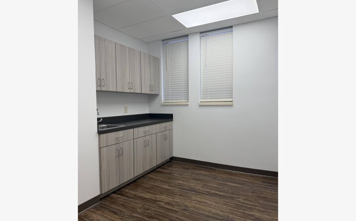 Pictures of Retail, Office property located at 1600 MEDICAL CTR DR, EL PASO, TX 79902-5002 for lease - image #1