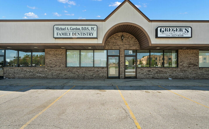 Pictures of Office property located at 823-837 Main Street, Schererville, IN 46375 for lease - image #1