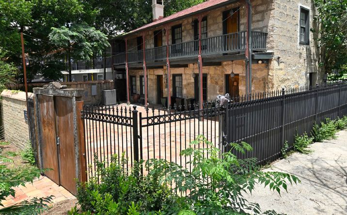 Pictures of Office property located at 121 Starr St, San Antonio, TX 78202 for lease - image #1
