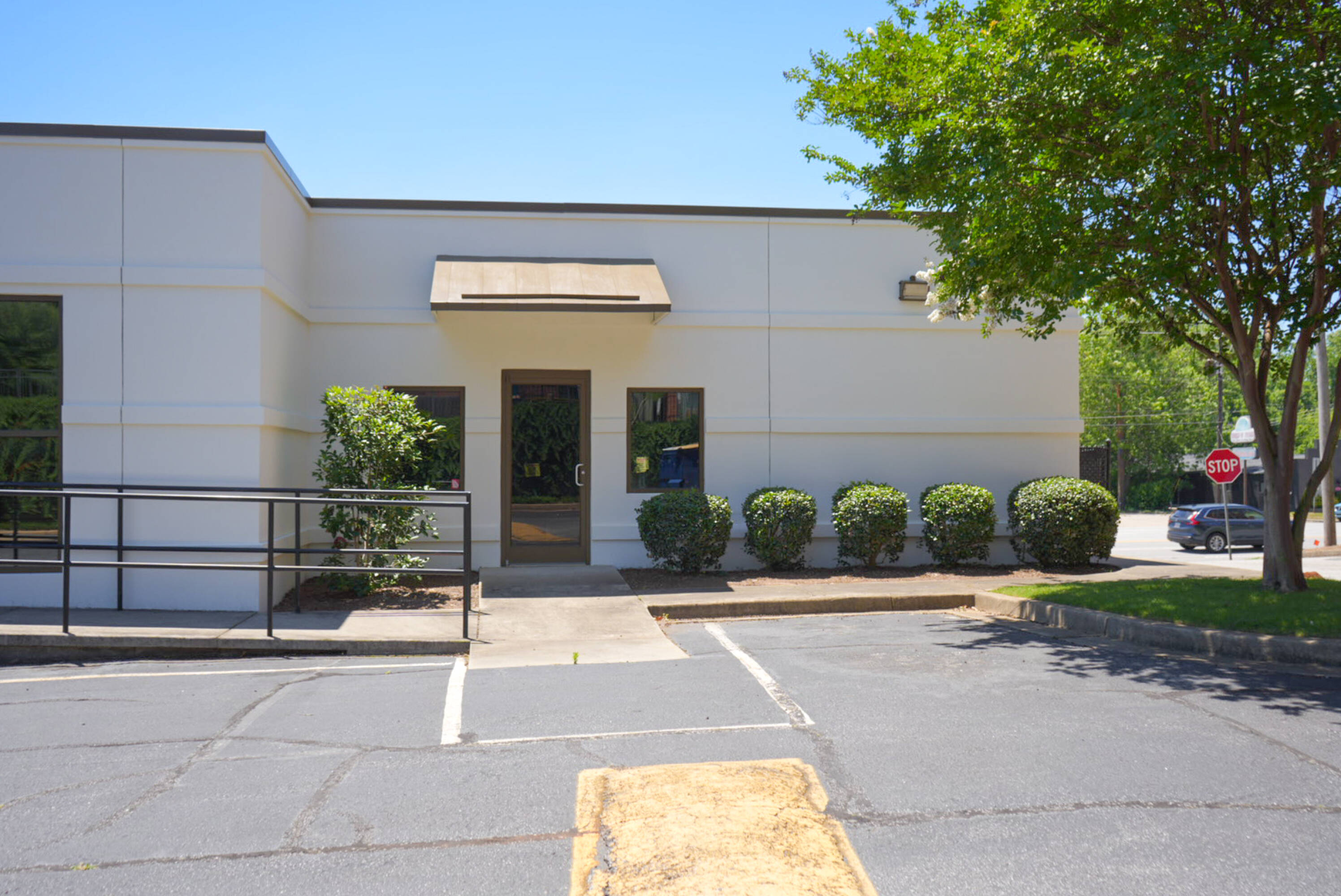 2000 W Broad St, Athens, GA 30606
