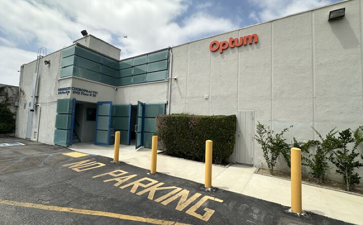 Pictures of Retail, Office property located at 15216 Vanowen Street, Los Angeles, CA 91411 for lease - image #1