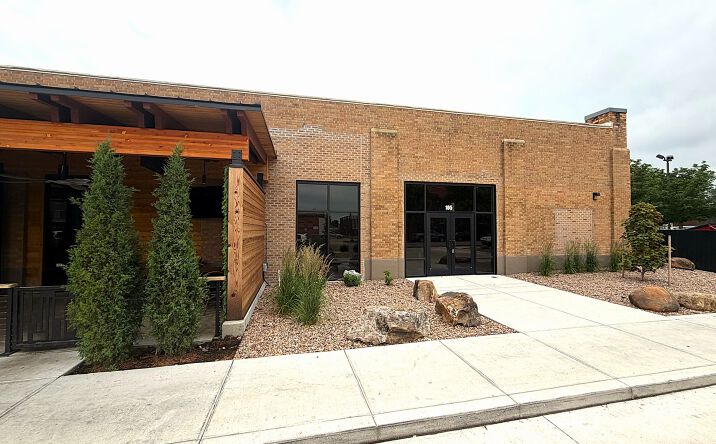 Pictures of Retail property located at 304 S SANTA FE AVE, SALINA, KS 67401-3934 for lease - image #1