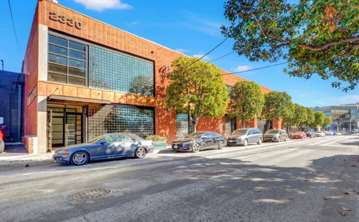 Pictures of Office property located at 2330 Pontius Avenue, Los Angeles, CA 90064 for lease - image #1