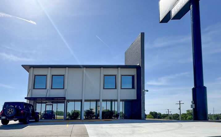 Pictures of Office property located at 5770 E. Skelly Drive, Tulsa, OK 74135 for lease - image #1