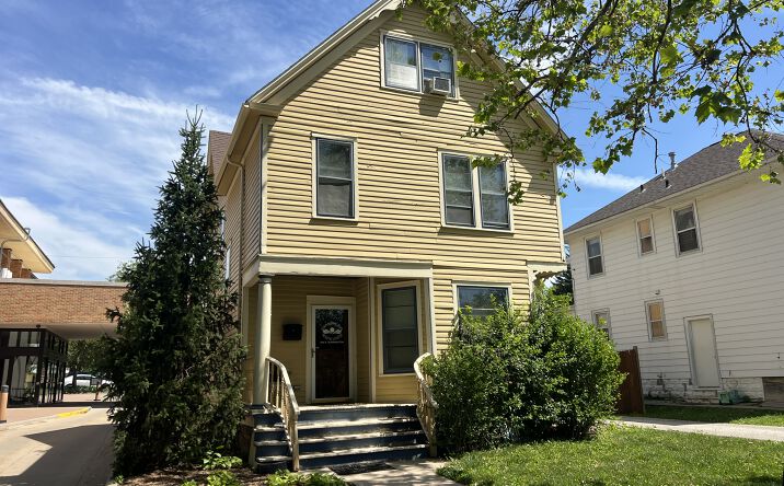 Pictures of Office property located at 616 East Bloomington Street, Iowa City, IA 52245 for lease - image #1
