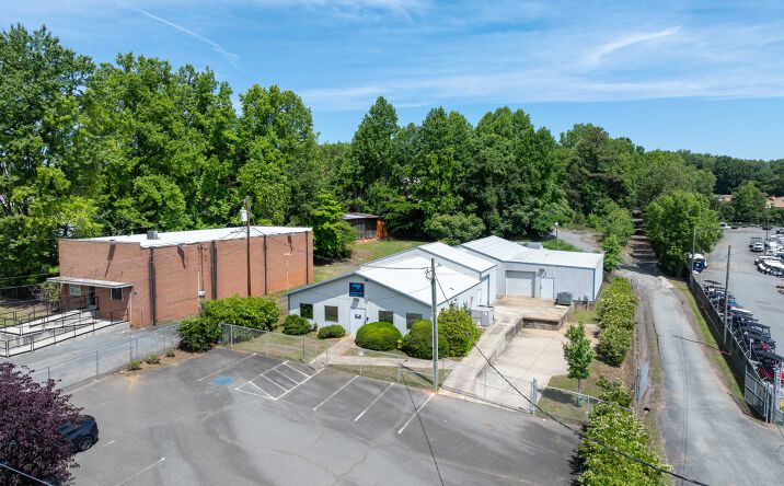 Pictures of Industrial property located at 8812 Wilkinson Boulevard, Charlotte, NC 28214 for lease - image #1