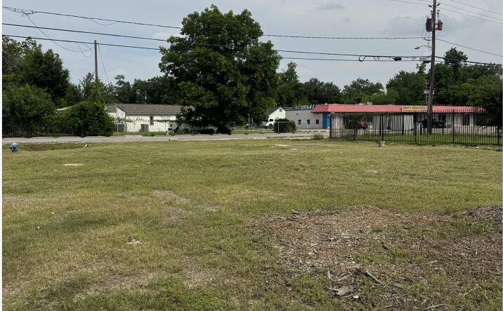 Pictures of Land property located at 274 TREASURE DR, HOUSTON, TX 77076 for lease - image #1