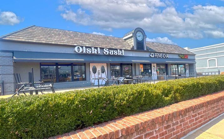 Pictures of Retail, Restaurant property located at 701 - 747  N New Ballas Rd, Creve Coeur, MO 63141 for lease - image #1