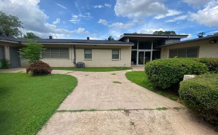 Pictures of Office property located at 333-335 Southfield Road, Shreveport, LA 71105 for lease - image #1