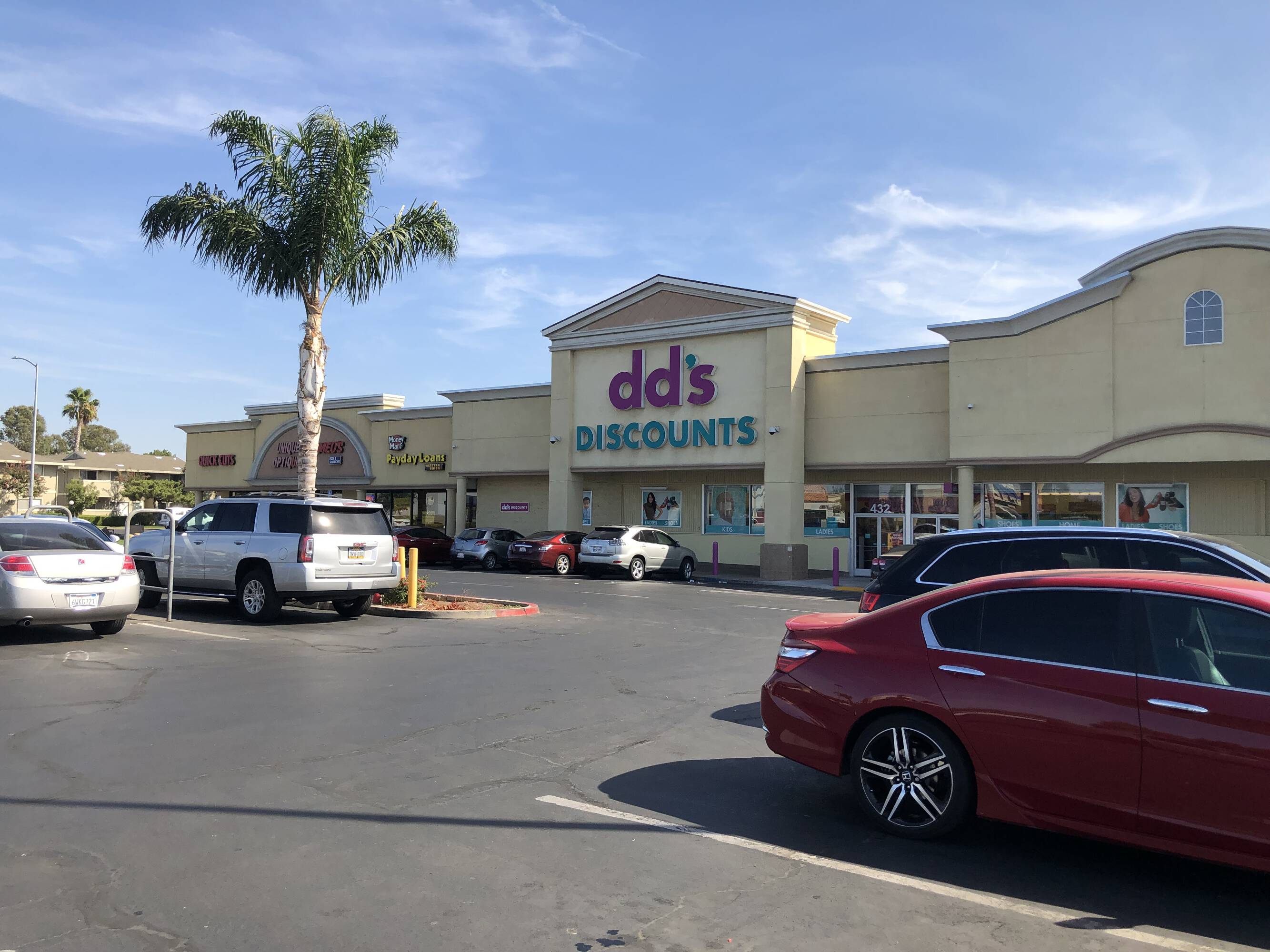 456 W Shaw Ave, Clovis, CA 93612