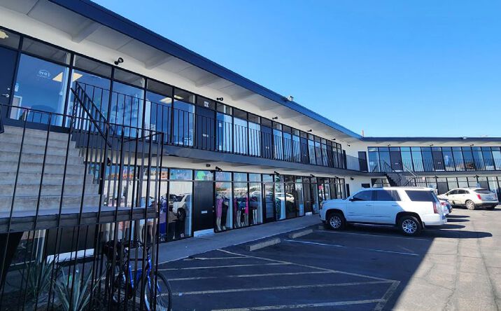 Pictures of Retail, Office property located at 5800 N 19th Ave, Phoenix, AZ 85015 for lease - image #1