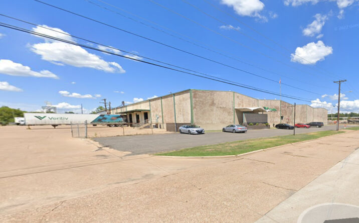 Pictures of Industrial property located at 222 W 63rd St, Shreveport, LA 71106 for lease - image #1