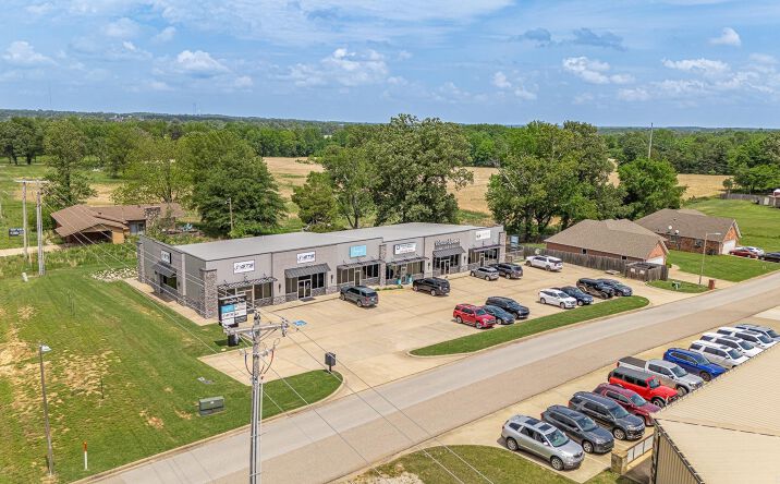 Pictures of Retail, Office property located at 3501 STONEGATE DR, PARAGOULD, AR 72450-7323 for lease - image #1