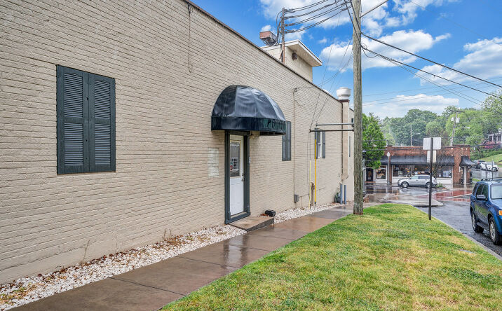 Pictures of Office property located at 1329 Grandin Road SW, Roanoke, VA 24015-2315 for lease - image #1