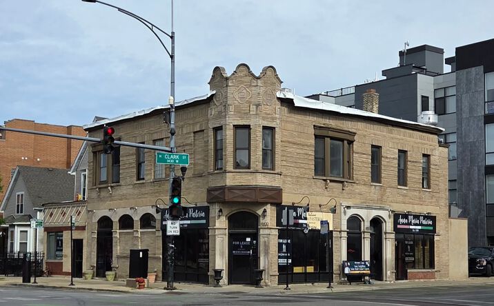 Pictures of Restaurant property located at 4400 North Clark Street, Chicago, IL 60640 for lease - image #1