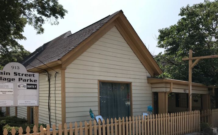 Pictures of Retail, Office property located at 913 MAIN ST, STONE MOUNTAIN, GA 30083-3096 for lease - image #1