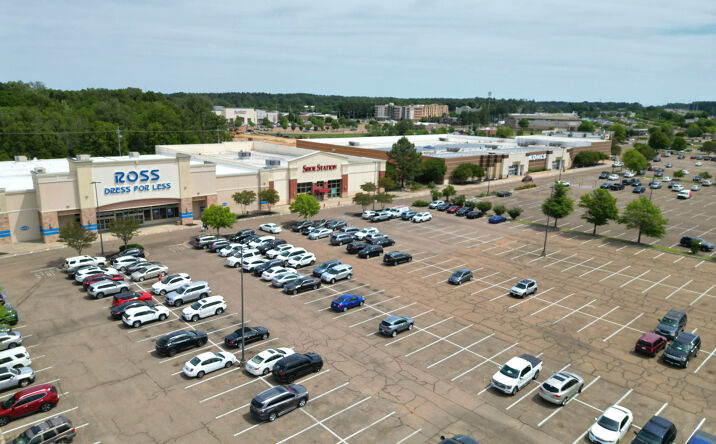 Pictures of Retail property located at 200-389 Ridge Way, Flowood, MS 39232 for lease - image #1