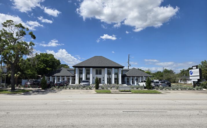 Pictures of Office property located at 4701 CENTRAL AVE, ST. PETERSBURG, FL 33713 for lease - image #1