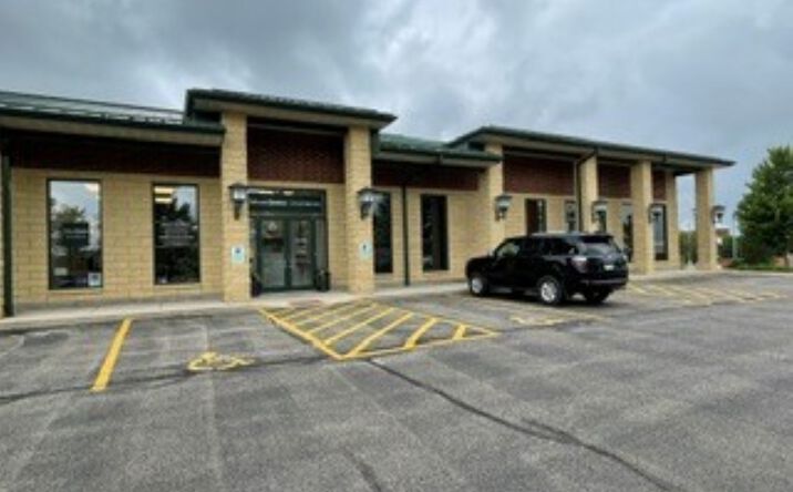 Pictures of Office property located at 2128 Midlands Court, Sycamore, IL 60178 for lease - image #1