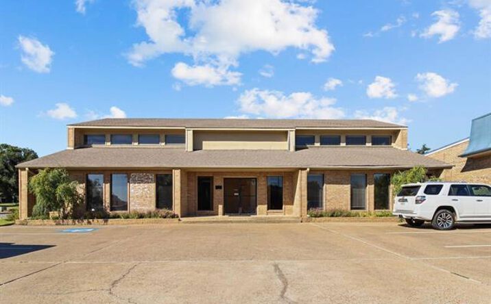 Pictures of Office property located at 625 Chase Drive, Tyler, TX 75701 for lease - image #1