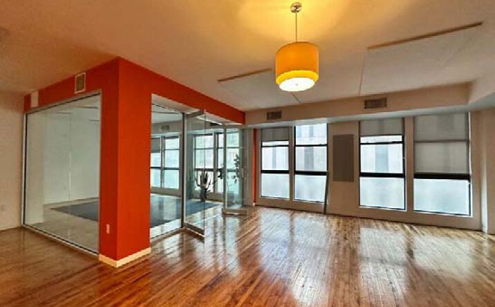 Pictures of Office property located at Eighth Ave, New York City, NY 10018 for lease - image #1