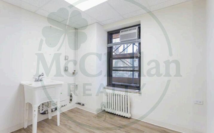 Pictures of Office property located at Madison Ave, New York City, NY 10018 for lease - image #1