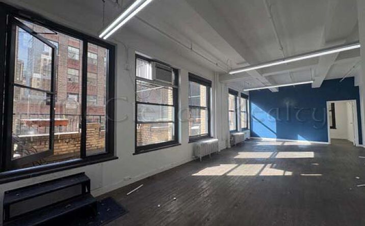 Pictures of Office property located at West 35th Street, New York City, NY 10018 for lease - image #1